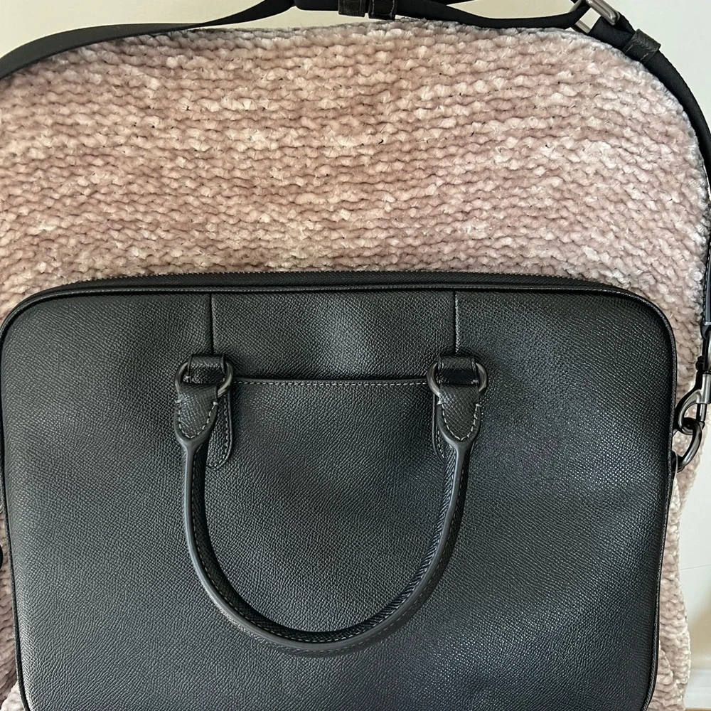 Coach Liam black Leather Compact Laptop Bag, Detachable Strap (Accepting Offers) - Picture 2 of 5